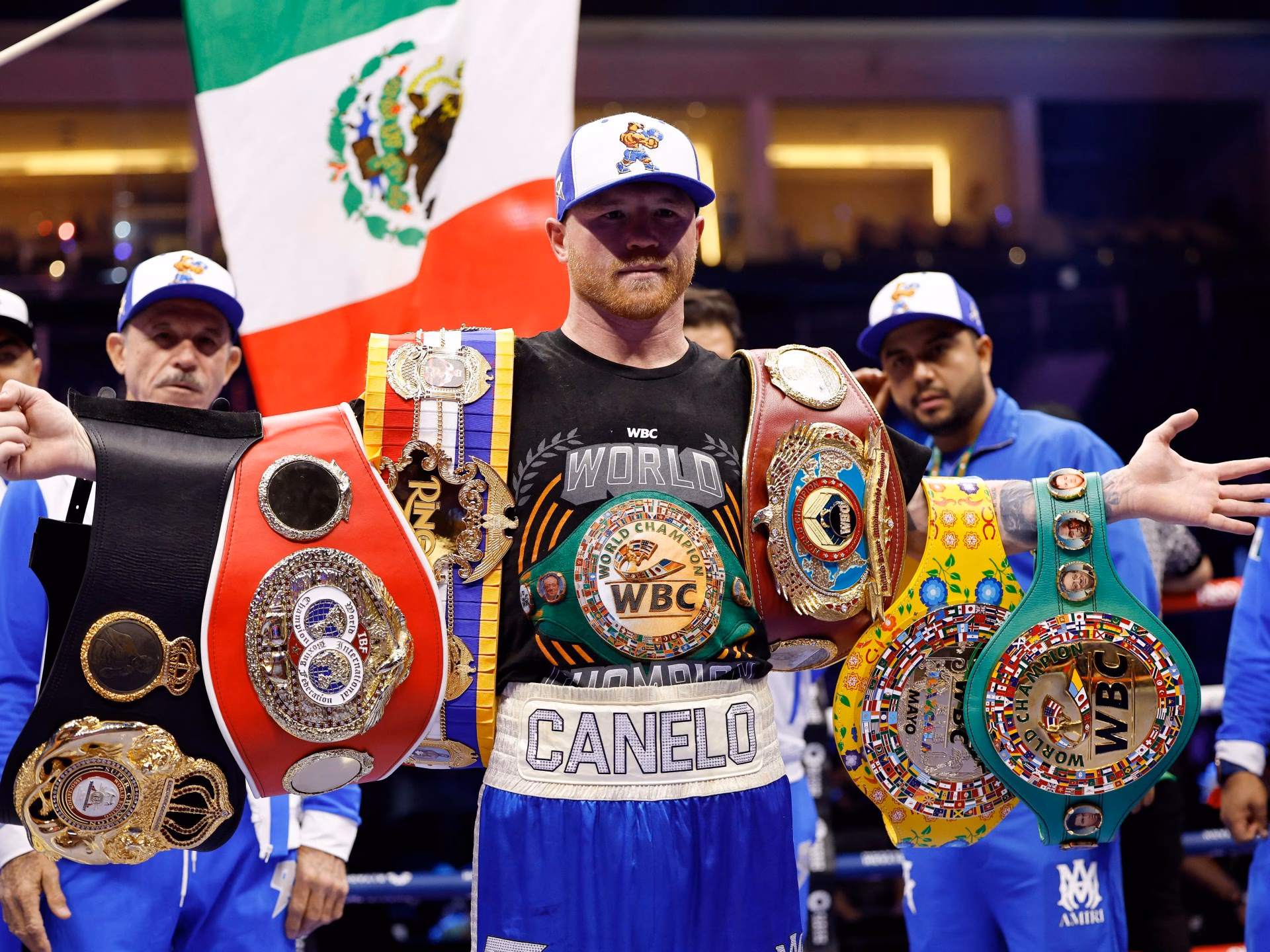 2025 05 04t044124z 41352539 up1el540d0xjd rtrmadp 3 boxing supermiddleweight alvarez scull 174633401.jpeg