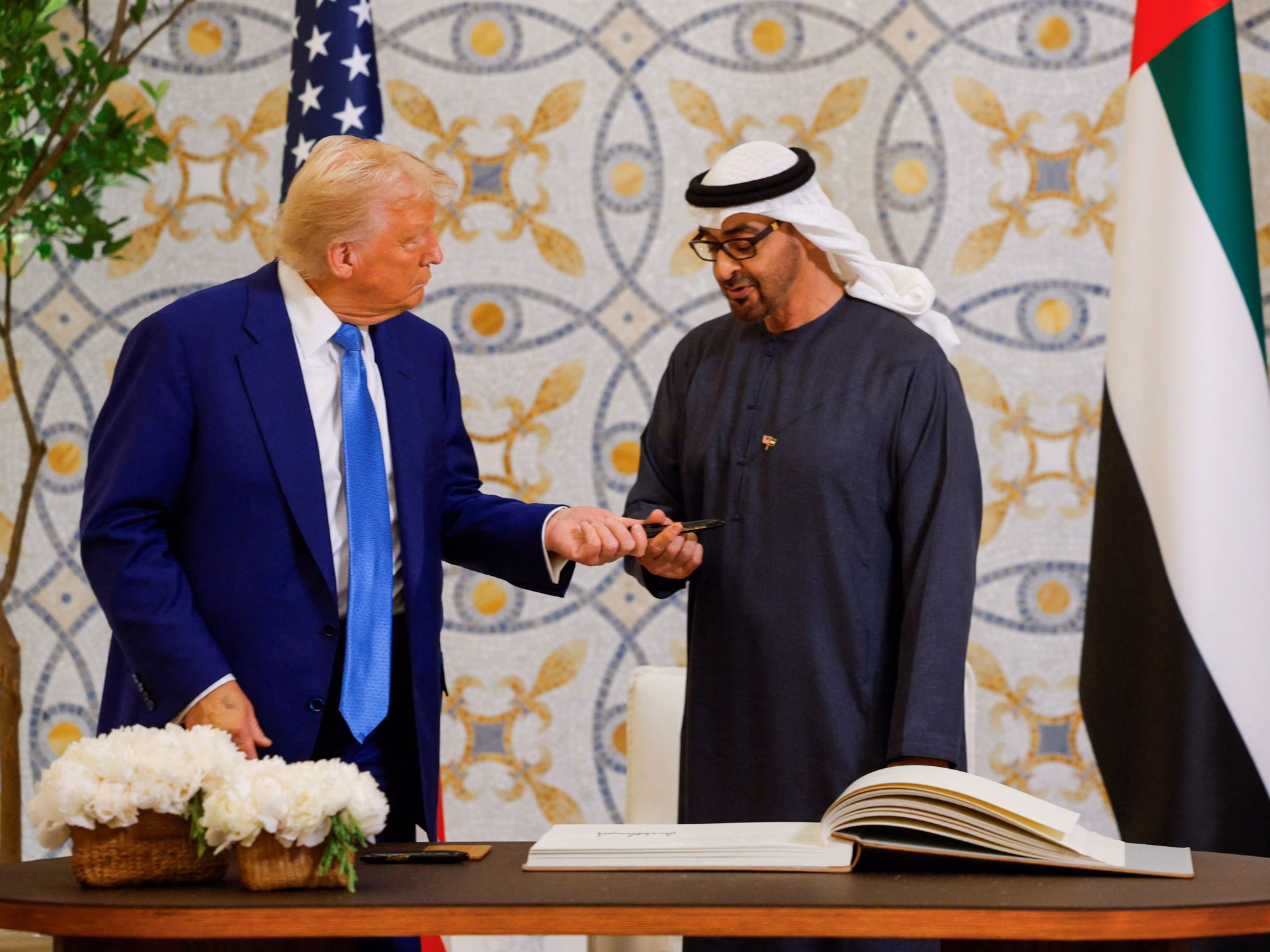 2025 05 15t174622z 1871639067 rc2hieafzjew rtrmadp 3 usa trump gulf emirates 1747370774.jpg