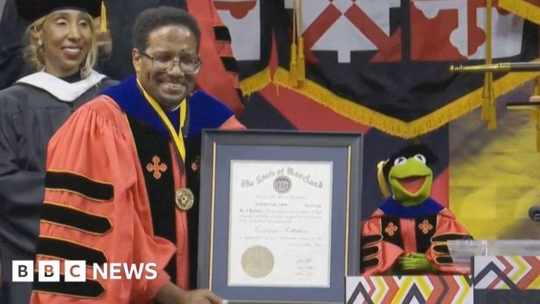 Kermit the Frog delivers graduation address at University of Maryland