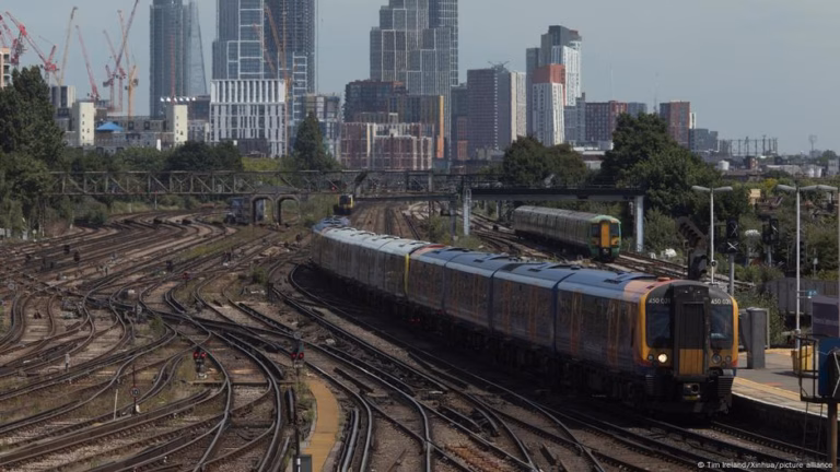 UK begins initial phase of rail renationalization program – DW.co.id – 05/25/2025