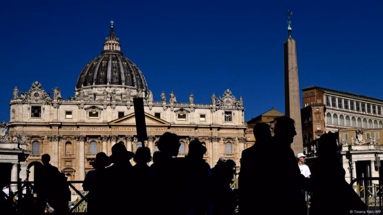 Prelates convene for initial ballot to elect successor of St. Peter – DW – 05/07/2025