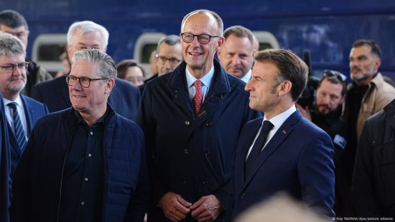 Kiev Meeting of Political Leaders: Merz, Macron, Starmer, and Tusk Discuss Future Strategies – DW (10/05/2025)