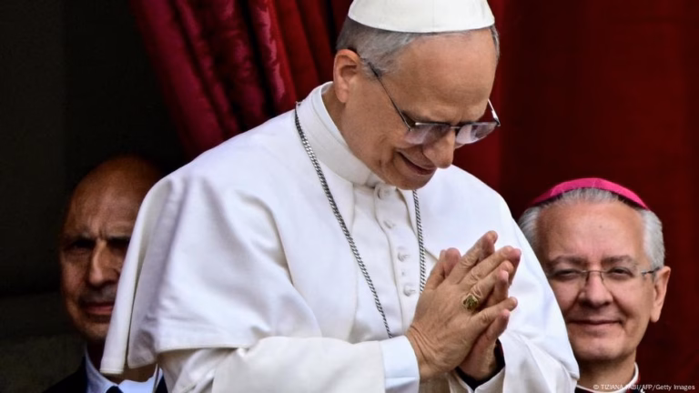 The Installation of Pope Leo XIV: A Vatican Mass Celebration – DW – 18/05/2025