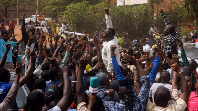 Mali’s Junta Annuls Political Parties: Deutsche Welle – May 14, 2025