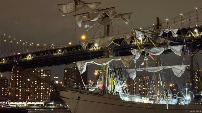 Two fatalities reported as Mexican Navy vessel collides with Brooklyn Bridge – DW – May 18, 2025