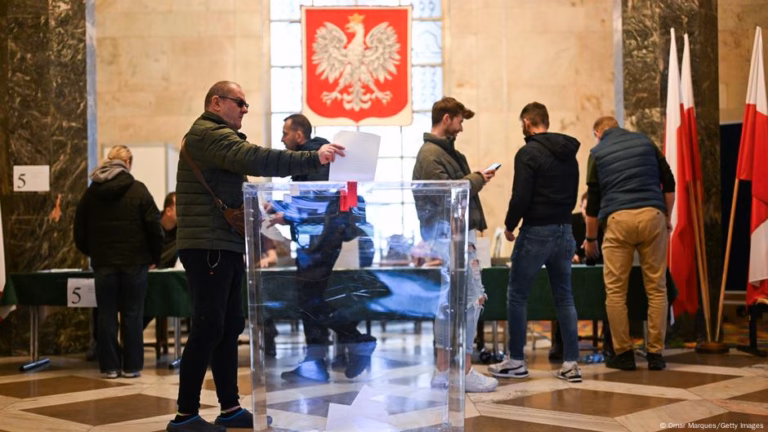 Polling commences in crucial presidential vote – DW – May 18, 2025