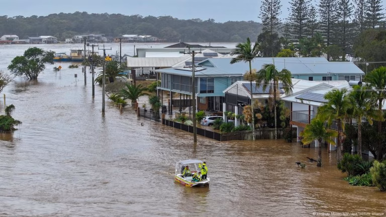 Catastrophic flooding causes widespread destruction across eastern Australia – DW – May 23, 2025
