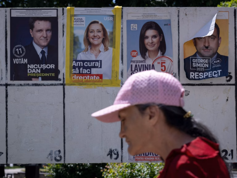 Romanians cast their votes in decisive repeat presidential election | Election Updates