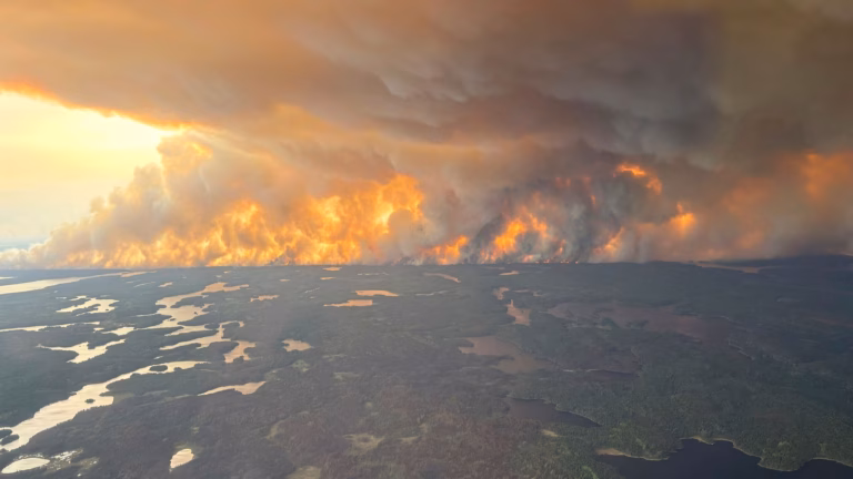 Over 90 Uncontrollable Wildfires Sweep Across Canada | International Affairs
