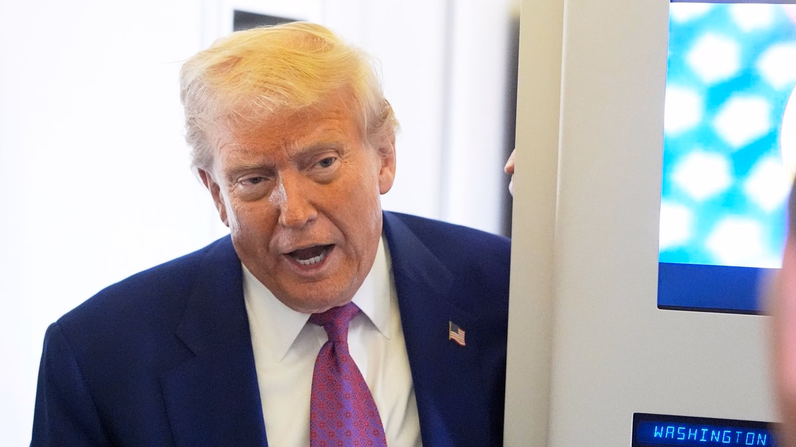 Skynews donald trump air force one 6921165.jpg