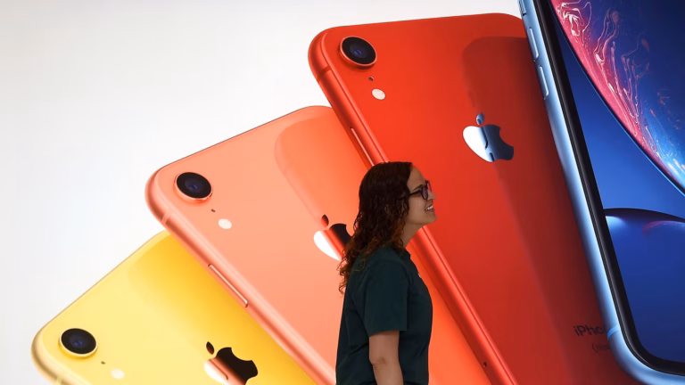 Apple Discloses the Effect of Trump’s Tariffs on US iPhone Sales: Shifting Production Away from China | Financial Update