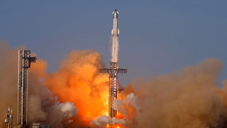 SpaceX’s Starship Rocket Spins Uncontrolled During Test Flight, Marking Consecutive Third Failure | Headlines in Science, Climate, and Tech ■