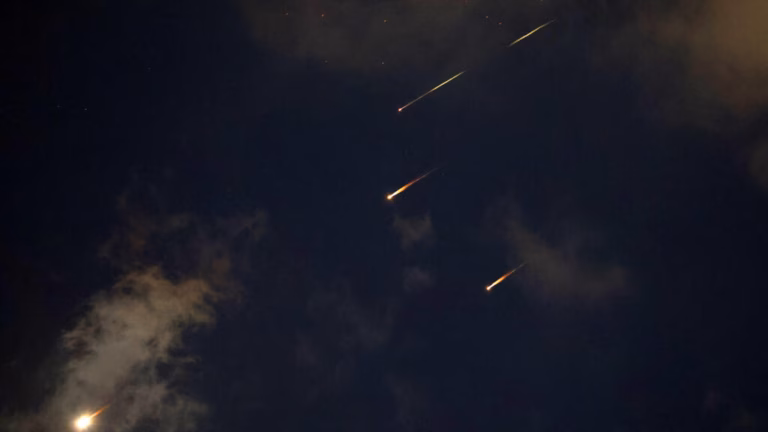🔴 Iran claims employment of supersonic missiles in recent strike on Israel during ongoing conflict, according to Iran’s Revolutionary Guard.