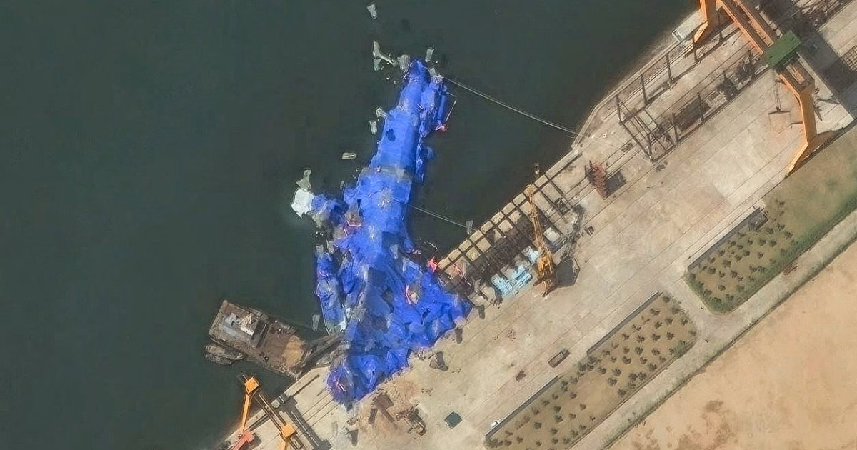 2025 05 25t203200z 1243459824 rc2inea2g78g rtrmadp 3 northkorea ship accident 1 1749172470.jpg