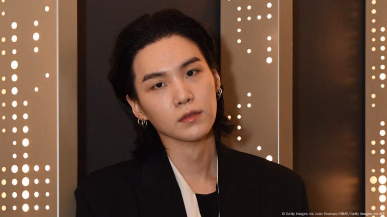 Joining the ranks: BTS’s Suga concludes his mandatory military service in South Korea – DW – 06/21/2025