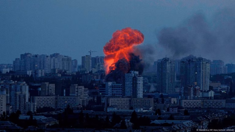 Ukrainian cities of Kyiv and Odesa attacked by Russian unmanned aerial vehicles – DW – October 6, 2025