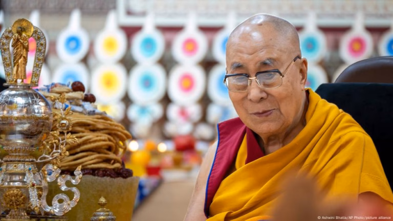 Tibet’s Spiritual Leader Declares Plan for Posthumous Successor – DW – 02.07.2025