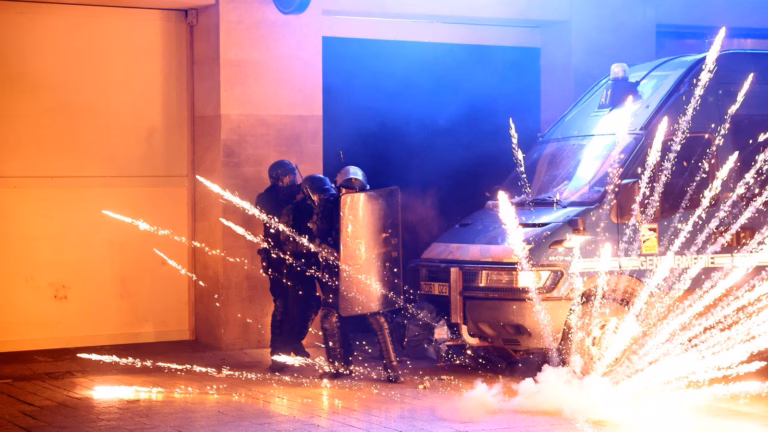 Celebratory 잠시 in Paris following PSG’s inaugural Champions League triumph spark violent confrontations | International News