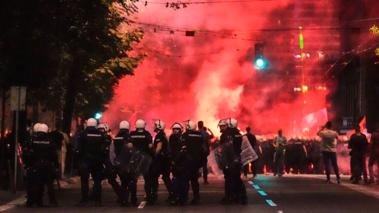 Serbian Protesters Demand Removal of President, Clash with Police | Global Updates