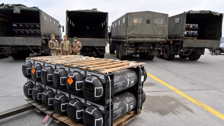 US Suspends Part of Ukraine’s Weapon Supply Due to Dwindling Stock Levels