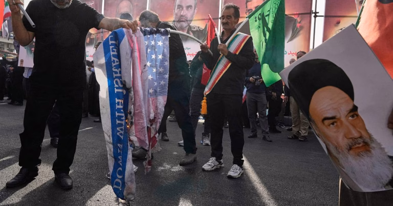 Omanian and Egyptian FMs Call on Washington and Tehran to Restart Talks