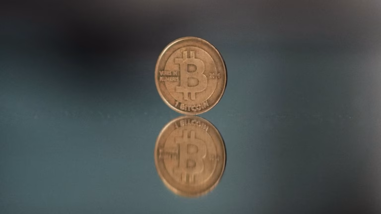 Is the Bitcoin bubble about to burst? What are the predictions for its value in 2025?