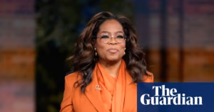 Oprah Winfrey did not impede a Hawaiian road blockade during tsunami evacuation procedures.