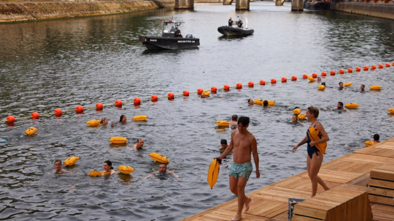 Swimming in the Seine River of Paris Resumes After Over 100-Years of Prohibition