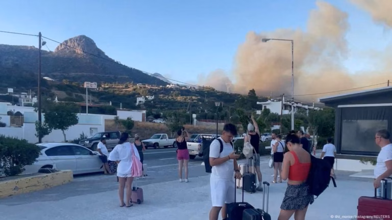 Wildfire Emergency in Greece Leads to Evacuations – News Report – 03 July 2025