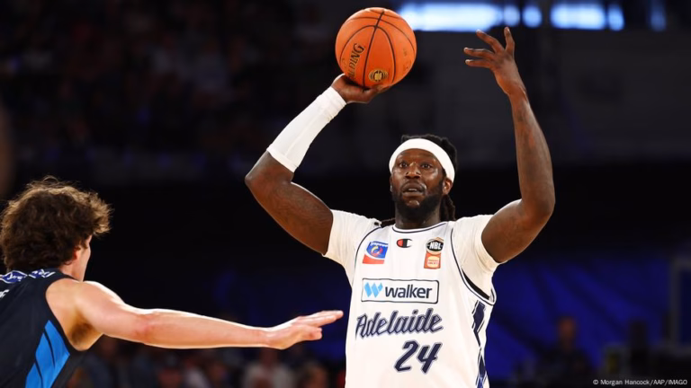 Individual detained following alleged racially motivated insults directed at prominent basketball player – DW – 07/11/2025