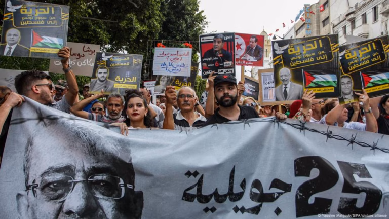 Tunisian citizens demand the ousting of the current ‘repressive government’ – DW – 26/07/2025