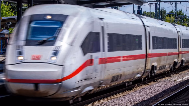 Passengers Trapped for 6 Hours in Tunnel on ICE Train – DW – 27th July 2025