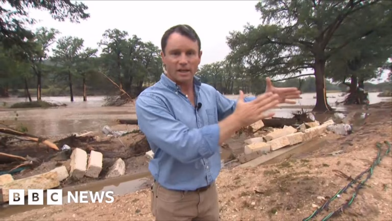 Texan flood disaster devastates holiday park