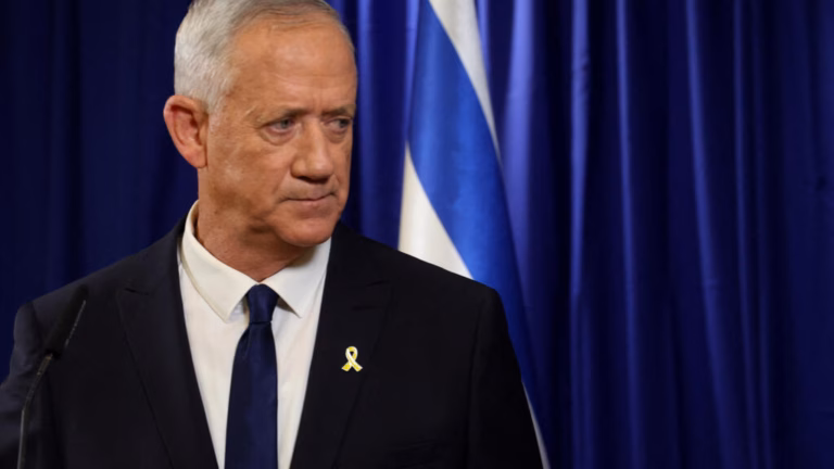 Israeli opposition leader Benny Gantz proposes a political ceasefire to support the negotiations for a prisoner exchange agreement with Hamas.