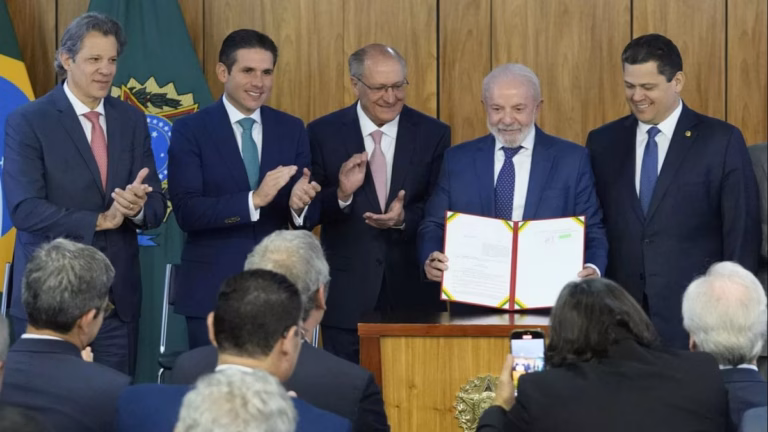 Brazil Provides $5.5 Billion in Export Relief to Counteract US Tariffs