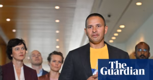 Australian politician Usman Khawaja criticizes Labor Party for inaction in banning gambling advertisements aimed at minors | Politics in Australia
