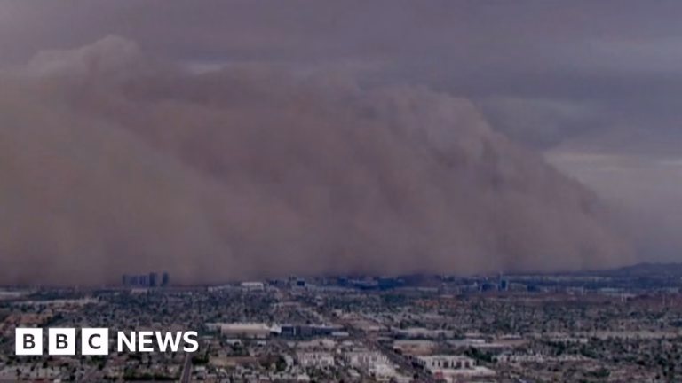 Gigantic Dust Storm Sweeps Across Arizona, US