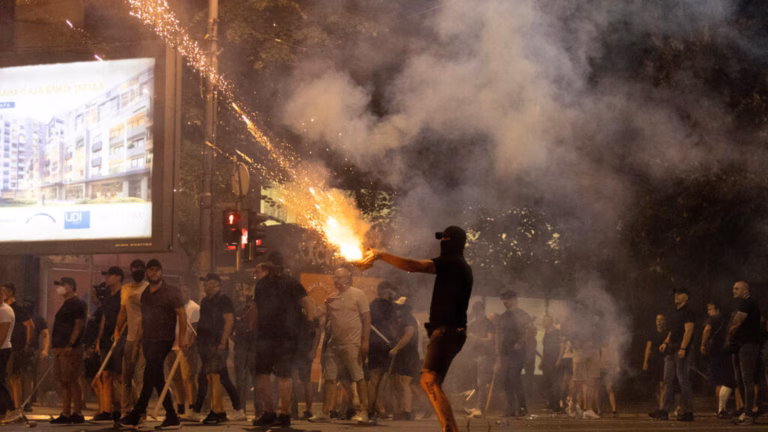 Updated title: Antithetical protester groups continue to engage in confrontations amidst Serbia’s increasingly intense political uncertainty.