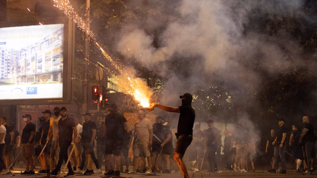 2025 08 14t210907z 666529943 rc277gaka362 rtrmadp 3 serbia protest clashes.jpg