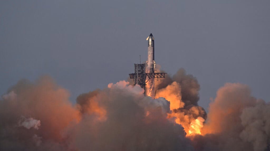 2025 08 27t005641z 1849121440 rc2cfgadl99x rtrmadp 3 spacex starship.jpg