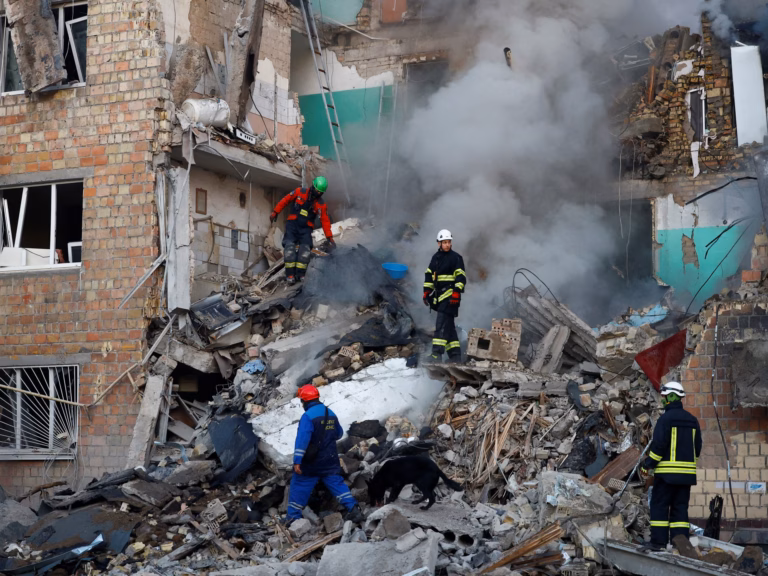 “Significant” Russian Strike in Kyiv, Ukraine, RESULTS in over 4 fatalities and Numerous Injured | Updates on Russia-Ukraine Conflict