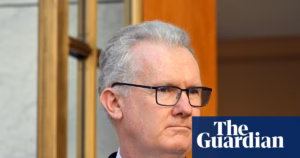 Australia Agrees to $400m Contract for Transferring Foreign-Born Ex-Detainees to Nauru | Politics in Australia