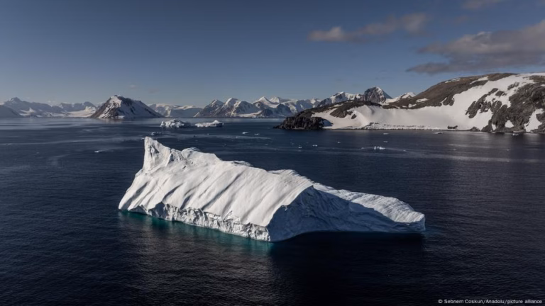 The potential effects of melting ice in Antarctica could be disastrous, according to DW on August 21, 2025.