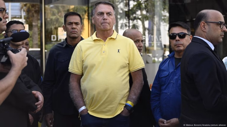 Authorities claim former Brazilian President threatens refuge in Argentina – DW – Aug 21, 2025