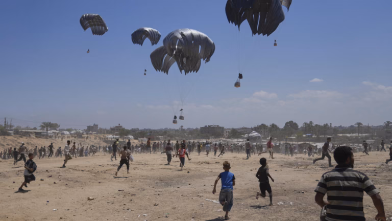 Israeli private sector trade in Gaza set to resume partially, amidst Netanyahu’s preparation of a revised military strategy to confront the situation.