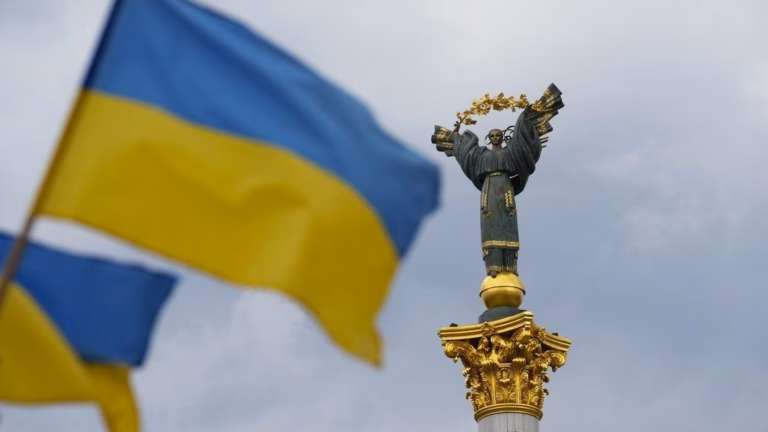 Ukraine loosens martial law restrictions, permits young men to cross the border