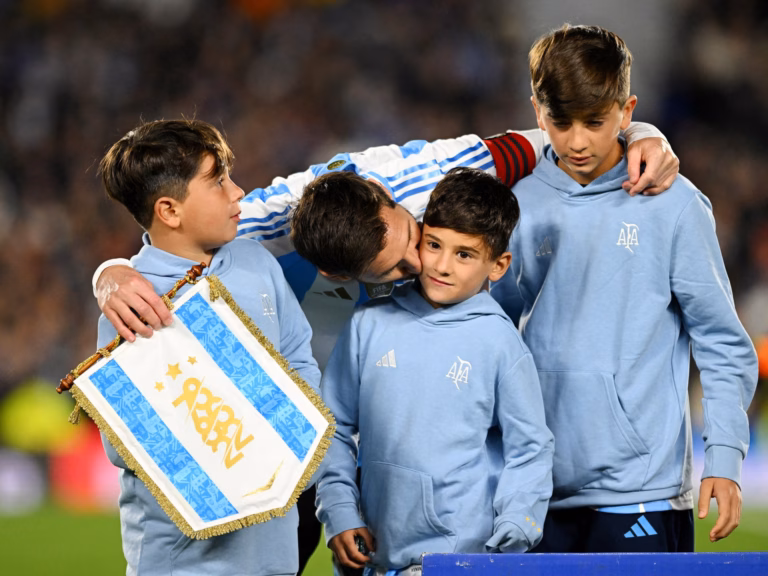 Lionel Messi’s double helps Argentina overcome Venezuela in a touching conclusion to their World Cup campaign | Football Updates