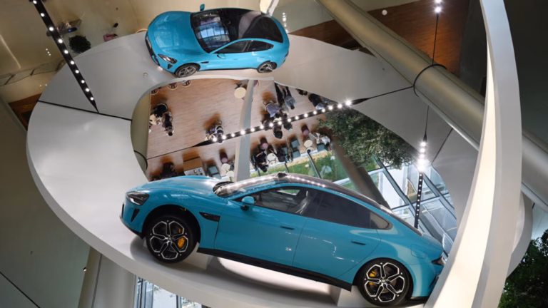 European Union’s automakers from Europe urge Brussels to maintain their commitment towards achieving the 2035 objective of zero emissions.