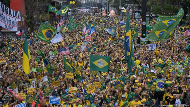Supporters of Bolsonaro unite in preparation for ruling on coup case – DW – August 9, 2025