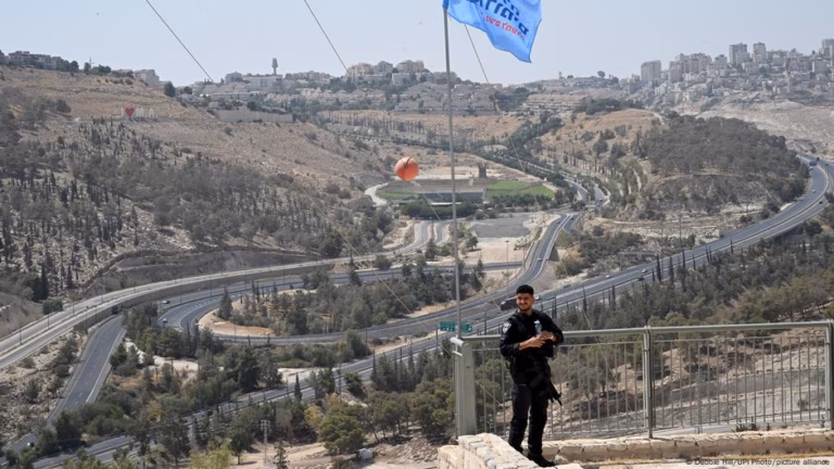 Trump Declares No West Bank Annexation for Israel – DW – September 26, 2025
